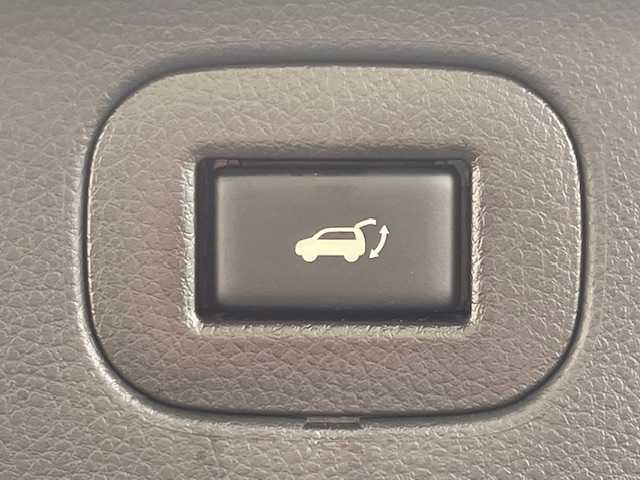 日産 エルグランド 350ハイウェイスター プレミアム 青森県 2019(令1)年 2.8万km メタルグレー ワンオーナー/パートタイム4WD/メーカーOPナビ(BT/フルセグ/DVD/CD/ラジオ)/アラウンドビューモニター/両側パワースライドドア/プロパイロット/エマージェンシーブレーキ/レーンアシスト/前席シートヒーター/スマートルームミラー/パワーバックドア/LEDヘッドライト/フォグライト/マルチファンクションコンソール/ドライブレコーダー(前方)/コーナーセンサー/レーダー探知機/メモリー付きパワーシート/ビルトインETC/スペアキー/新車時保証書/取扱説明書/記録簿（R2/R3/R4/R5/R6）