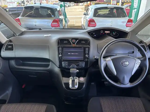 日産 セレナ ハイウェイS G S HV Aセーフ 茨城県 2014(平26)年 6.7万km ブリリアントホワイトパール 純正ナビ/　(CD/DVD/USB/Bluetooth/ワンセグ)/後席モニター/アラウンドビューモニター/クルーズコントロール/両側パワースライドドア/ETC/LEDヘッドライト/社外スタッドレスタイヤ付属/純正アルミホイール/レーンキープアシスト/コーナーセンサー/オートライト/Wエアバック
