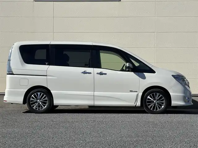 日産 セレナ ハイウェイS G S HV Aセーフ 茨城県 2014(平26)年 6.7万km ブリリアントホワイトパール 純正ナビ/　(CD/DVD/USB/Bluetooth/ワンセグ)/後席モニター/アラウンドビューモニター/クルーズコントロール/両側パワースライドドア/ETC/LEDヘッドライト/社外スタッドレスタイヤ付属/純正アルミホイール/レーンキープアシスト/コーナーセンサー/オートライト/Wエアバック