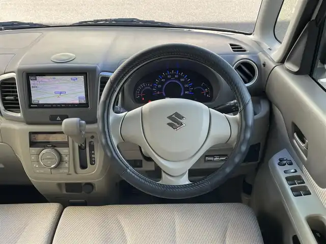 スズキ スペーシア X 群馬県 2014(平26)年 7.6万km パールホワイト 社外SDナビゲーション/（CD/DVD/SD/フルセグTV）/バックカメラ/ETC/片側パワースライドドア/アイドリングストップ/LEDヘッドライト/オートライト/プッシュスタート/ドアバイザー/電格ミラー/純正フロアマット/社外14インチアルミホイール