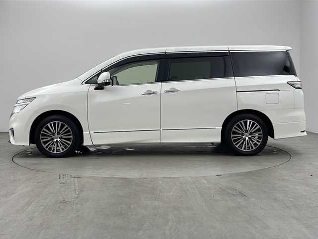 日産 エルグランド 250ハイウェイスターS 兵庫県 2015(平27)年 6.2万km ブリリアントホワイトパール ・純正ナビ&CD&TV&BT&MSV/・純正リアフリップダウンモニター/・アラウンドビューモニター/・ビルトインETC/・ドライブレコーダー/・パワーバックドア/・両側パワースライドドア/・クルーズコントロール/・ハーフレザーシート/・社外ツイーター/・ステアリングスイッチ/・LEDライト/・LEDフォグランプ/・AC100V電源/・オートライト /・社外ツイーター/・横滑り防止装置/・スマートキー/・プッシュスタート