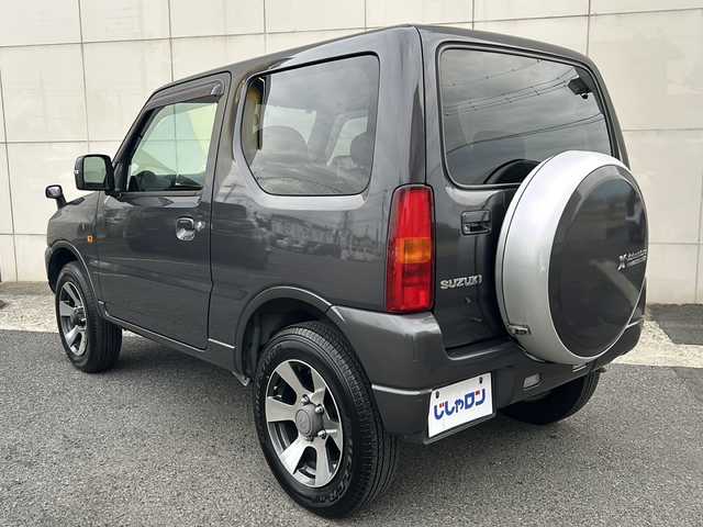 スズキ ジムニー クロスアドベンチャー XC 埼玉県 2011(平23)年 10.7万km クエーサーグレーメタリック (株)IDOMが運営する【じしゃロン熊谷店】の自社ローン専用車両になりますこちらは現金またはオートローンご利用時の価格です。自社ローンご希望の方は別途その旨お申付け下さい/5MT/メッキグリル/パートタイム4WD/黒レザーシート/シートヒーター/carrozzeriaオーディオ（CD）/ETC/純正16インチAW/フォグランプ/キーレス/フロアマット/ドアバイザー/革巻きステア