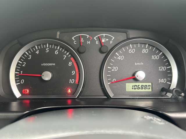 スズキ ジムニー クロスアドベンチャー XC 埼玉県 2011(平23)年 10.7万km クエーサーグレーメタリック (株)IDOMが運営する【じしゃロン熊谷店】の自社ローン専用車両になりますこちらは現金またはオートローンご利用時の価格です。自社ローンご希望の方は別途その旨お申付け下さい/5MT/メッキグリル/パートタイム4WD/黒レザーシート/シートヒーター/carrozzeriaオーディオ（CD）/ETC/純正16インチAW/フォグランプ/キーレス/フロアマット/ドアバイザー/革巻きステア