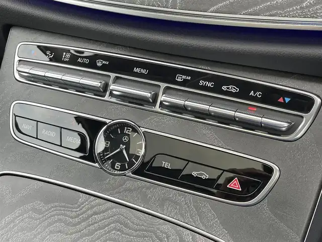 メルセデス・ベンツ ＣＬＳ２２０ｄ スポーツ エクスクルーシブPKG 東京都 2019(令1)年 4.7万km オブシディアンブラック メーカーHDDナビ/レーダーセーフティパッケージ/ステアリングアシスト/LKA/BSA/ACC/パドルシフト/６４色アンビエントライト/１２フルセグテレビ/全方位カメラ/HUD/エアサス/サンルーフ/黒革シート/前後ドライブレコーダー/前席ヒーターシート/２．０ETC/パワーバックドア