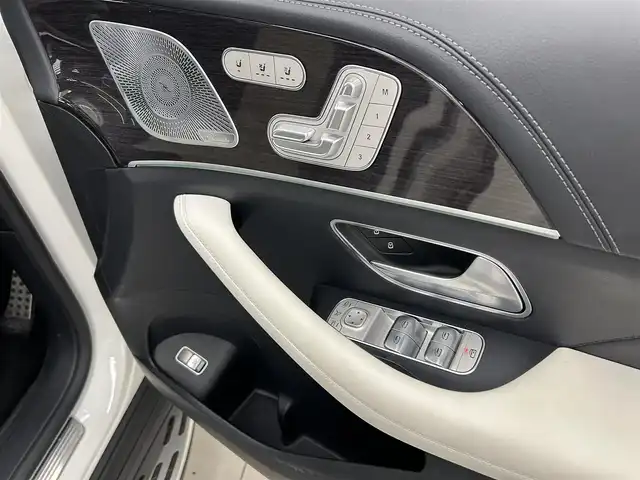 メルセデス・ベンツ ＧＬＥ３００ｄ 4MATIC AMGライン 岡山県 2019(令1)年 2.7万km ダイヤモンドホワイト 純正ナビ　（Bluetooth/全方位カメラ　/ブルメスタ―　/アンゼエントライト　/パノラマガラスサンルーフ　/レザーシート　/シートヒーター　/エアーシート　/ランニングボード　/ワイヤレスチャージ　/ＬＥＤヘッドライト　/オートライト/オートワイパー/アクティブレーンキーピングアシスト/アクティブブレーキアシスト/アテンションアシスト/BSA/レーンチェンジアシスト/PTG/カップホルダー