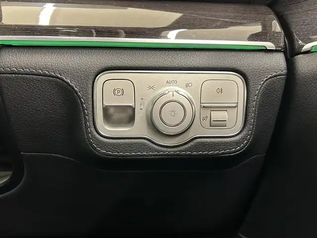 メルセデス・ベンツ ＧＬＥ３００ｄ 4MATIC AMGライン 岡山県 2019(令1)年 2.7万km ダイヤモンドホワイト 純正ナビ　（Bluetooth/全方位カメラ　/ブルメスタ―　/アンゼエントライト　/パノラマガラスサンルーフ　/レザーシート　/シートヒーター　/エアーシート　/ランニングボード　/ワイヤレスチャージ　/ＬＥＤヘッドライト　/オートライト/オートワイパー/アクティブレーンキーピングアシスト/アクティブブレーキアシスト/アテンションアシスト/BSA/レーンチェンジアシスト/PTG/カップホルダー