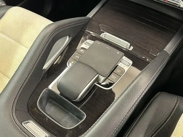 メルセデス・ベンツ ＧＬＥ３００ｄ 4MATIC AMGライン 岡山県 2019(令1)年 2.7万km ダイヤモンドホワイト 純正ナビ　（Bluetooth/全方位カメラ　/ブルメスタ―　/アンゼエントライト　/パノラマガラスサンルーフ　/レザーシート　/シートヒーター　/エアーシート　/ランニングボード　/ワイヤレスチャージ　/ＬＥＤヘッドライト　/オートライト/オートワイパー/アクティブレーンキーピングアシスト/アクティブブレーキアシスト/アテンションアシスト/BSA/レーンチェンジアシスト/PTG/カップホルダー