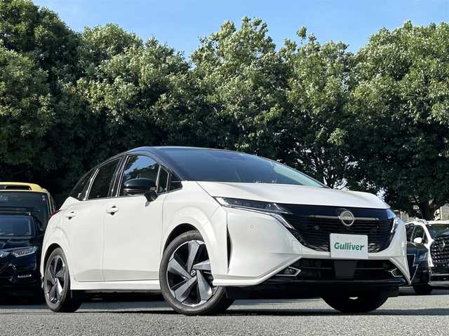 日産 オーラ G FOUR レザーエディション 東京都 2023(令5)年 1.2万km ピュアホワイトパール / スーパーブラック 2トーン ワンオーナー/純正ナビ（9インチ）/・Bluetoothオーディオ/USBオーディオ/・Apple CarPlay/AndroidAuto/フルセグTV/プロパイロット/BOSEパーソナルプラスサウンドシステム/ワイヤレス充電器/本革シート/ビルトインETC2.0/取扱説明書/保証書/スペアキー1本