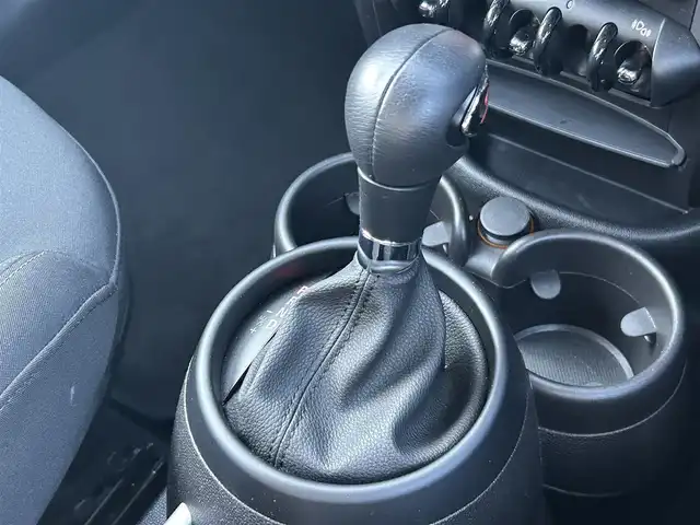 ＭＩＮＩ ミニ クロスオーバー クーパー S オール4 道東・釧路十勝 2014(平26)年 7.3万km ブレイジングレッド ワンオーナー車/純正オーディオ/CD/AM/FM/パドルシフト/純正フロアマット/MTモード付きAT/プッシュスタート/リモコンキー/スペア1本/キセノンヘッドライト/オートライト/フロント/リアフォグライト/ETC