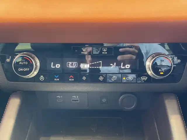 三菱 アウトランダー ＰＨＥＶ P 埼玉県 2022(令4)年 3.3万km ホワイトダイヤモンド 三菱e-Assist　/BOSEサウンド　/純正メモリナビ/　　BT/フルセグ/Apple CarPlay　/マルチアラウンドモニター　/パワーバックドア /レーダークルーズコントロール /LEDオートライト /セミアニリン本革シート /シートヒーター /ブラインドスポットモニター/ヘッドアップディスプレイ/AC1500W電源/ワイヤレス充電/ ステアリングヒーター/スイッチ/純正ETC2.0/禁煙車