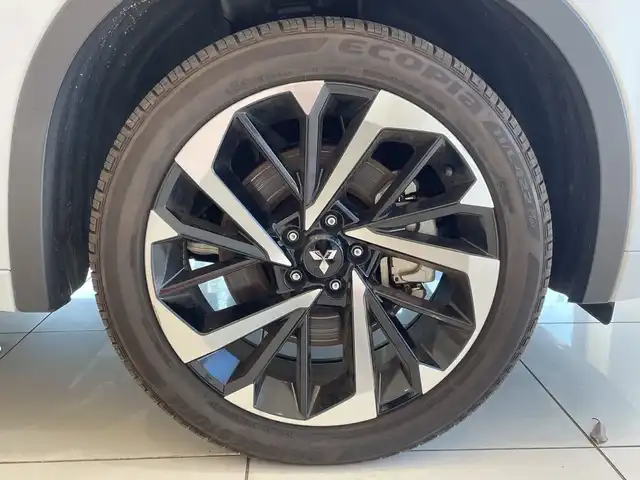 三菱 アウトランダー ＰＨＥＶ P 埼玉県 2022(令4)年 3.3万km ホワイトダイヤモンド 三菱e-Assist　/BOSEサウンド　/純正メモリナビ/　　BT/フルセグ/Apple CarPlay　/マルチアラウンドモニター　/パワーバックドア /レーダークルーズコントロール /LEDオートライト /セミアニリン本革シート /シートヒーター /ブラインドスポットモニター/ヘッドアップディスプレイ/AC1500W電源/ワイヤレス充電/ ステアリングヒーター/スイッチ/純正ETC2.0/禁煙車