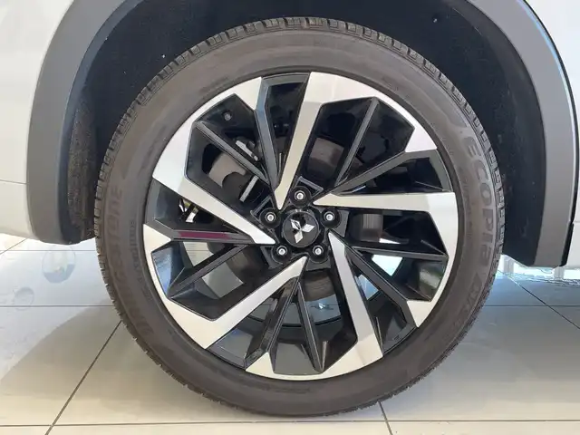 三菱 アウトランダー ＰＨＥＶ P 宮城県 2022(令4)年 3.3万km ホワイトダイヤモンド 三菱e-Assist　/BOSEサウンド　/純正メモリナビ/　　BT/フルセグ/Apple CarPlay　/マルチアラウンドモニター　/パワーバックドア /レーダークルーズコントロール /LEDオートライト /セミアニリン本革シート /シートヒーター /ブラインドスポットモニター/ヘッドアップディスプレイ/AC1500W電源/ワイヤレス充電/ ステアリングヒーター/スイッチ/純正ETC2.0/禁煙車