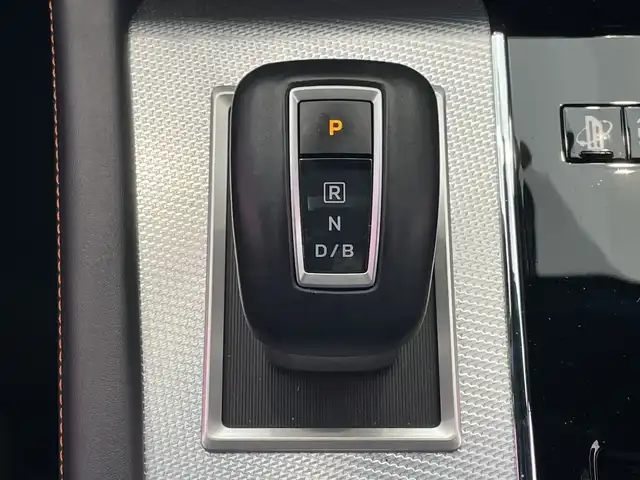 三菱 アウトランダー ＰＨＥＶ P 宮城県 2022(令4)年 3.3万km ホワイトダイヤモンド 三菱e-Assist　/BOSEサウンド　/純正メモリナビ/　　BT/フルセグ/Apple CarPlay　/マルチアラウンドモニター　/パワーバックドア /レーダークルーズコントロール /LEDオートライト /セミアニリン本革シート /シートヒーター /ブラインドスポットモニター/ヘッドアップディスプレイ/AC1500W電源/ワイヤレス充電/ ステアリングヒーター/スイッチ/純正ETC2.0/禁煙車