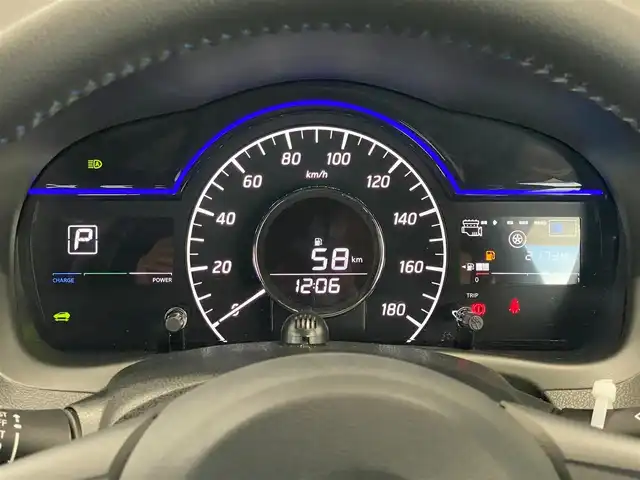 日産 ノート e－パワーオーテック 岐阜県 2019(令1)年 2.2万km オーロラフレアブルーパール 純正ナビ（フルセグ/BT/CD/DVD)/衝突軽減ブレーキ/レーンキープアシスト/ナビ連動ドライブレコーダー/スマートキー/プッシュスタート/ETC/コーナーセンサー/純正バイザー/純正フロアマット/保証書/取扱説明書/スペアキー