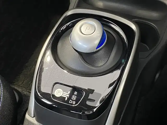 日産 ノート e－パワーオーテック 岐阜県 2019(令1)年 2.2万km オーロラフレアブルーパール 純正ナビ（フルセグ/BT/CD/DVD)/衝突軽減ブレーキ/レーンキープアシスト/ナビ連動ドライブレコーダー/スマートキー/プッシュスタート/ETC/コーナーセンサー/純正バイザー/純正フロアマット/保証書/取扱説明書/スペアキー