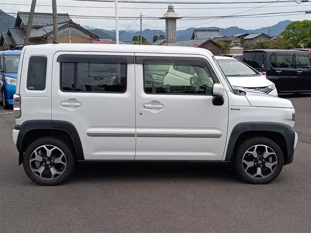 スズキ ハスラー HYBRID X ターボ 福井県 2020(令2)年 9.4万km ピュアホワイトP ４WD/純正15インチAW/全方位カメラ/ビルトインETC2.0/純正ナビ/フルセグテレビ/アダプティブクルーズコントロール/前後コーナーセンサー/衝突被害軽減システム/シートヒーター/アイドリングストップ/横滑り防止装置/レーンキープアシスト/盗難防止装置/純正フロアマット/ダブル＋サイドエアバッグ/カーテンエアバッグ/スマートキー