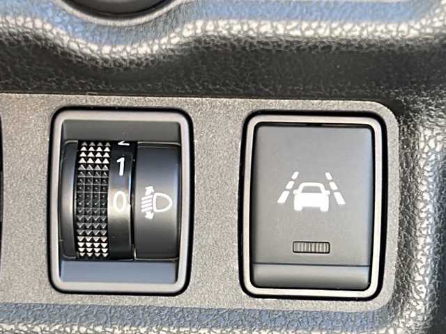 日産 ノート e－パワー B FOUR 岩手県 2020(令2)年 7.8万km ホワイト エマージェンシーブレーキ　踏み間違い衝突防止アシスト　車線逸脱警告　ナビ　Bluetooth　バックカメラ　SD　前後コーナーセンサー　オートライト　スマートキー　オートハイビーム　オートエアコン　