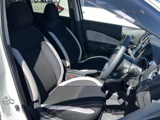日産 ノート e－パワー B FOUR 岩手県 2020(令2)年 7.8万km ホワイト エマージェンシーブレーキ　踏み間違い衝突防止アシスト　車線逸脱警告　ナビ　Bluetooth　バックカメラ　SD　前後コーナーセンサー　オートライト　スマートキー　オートハイビーム　オートエアコン　