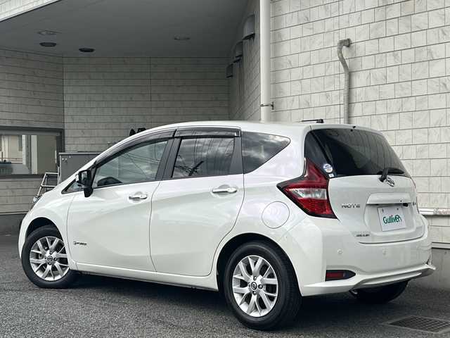 日産 ノート e－パワー メダリスト 神奈川県 2020(令2)年 2.2万km ブリリアントホワイトパール ALPINEナビ(CD/DVD/SD/BT/ワンセグTV)/全方位カメラ/レーダークルーズコントロール/衝突被害軽減ブレーキ/レーンキープアシスト/前車両発進アラート/横滑り防止装置/ハーフレザーシート/デジタルインナーミラー/ETC/オートライト/純正フロアマット/純正ドアバイザー/ISOFIX/保証書/取扱説明書