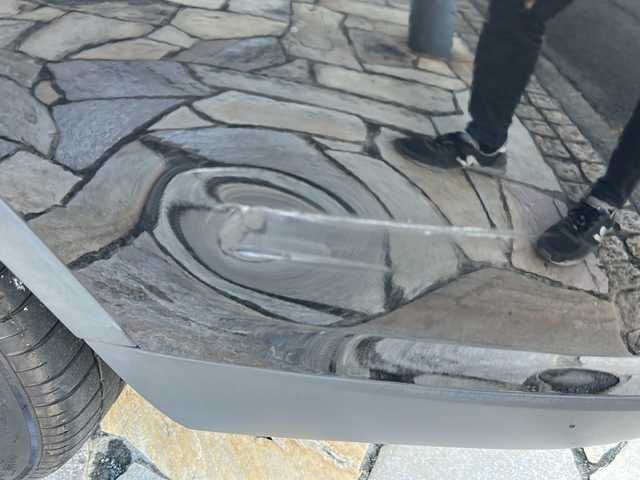 ＢＭＷ Ｘ１ xDrive 20i 静岡県 2012(平24)年 8.6万km 黒 純正ナビ/・AUX/・FM/AM/・CD/DVD/・Musiｃコレクション/・USB/主要装備/・バックカメラ/・ＥＴＣ/・１８インチＢＢＳアルミ/・ハーフレザーシート/・ＨＩＤヘッドライト/・オートエアコン/・ＭＴモード付ＡＴ/・アイドリングストップ/・横滑り防止装置/・ダウンヒルアシストコントロール/・サイドカーテンエアバッグ/・オートライト