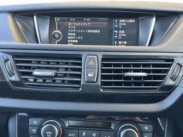 ＢＭＷ Ｘ１ xDrive 20i 静岡県 2012(平24)年 8.6万km 黒 純正ナビ/・AUX/・FM/AM/・CD/DVD/・Musiｃコレクション/・USB/主要装備/・バックカメラ/・ＥＴＣ/・１８インチＢＢＳアルミ/・ハーフレザーシート/・ＨＩＤヘッドライト/・オートエアコン/・ＭＴモード付ＡＴ/・アイドリングストップ/・横滑り防止装置/・ダウンヒルアシストコントロール/・サイドカーテンエアバッグ/・オートライト