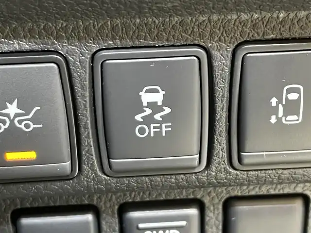 日産 エルグランド ライダー 黒本革シート 岩手県 2020(令2)年 8万km ブリリアントホワイトパール ４WD/両側パワースライドドア/レザーシート/アラウンドビューモニター/エマージェンシーブレーキ/インテリジェントクルーズコントロール/レーンアシスト/横滑り防止装置/アイドリングストップ/MTモード付AT/オートバックドア/リヤオートエアコン/パワーシート/シートヒーター/オットマン/ウォークスルー/純正ナビ/フルセグTV/ドライブレコーダー/ETC/LEDヘッドランプ/フォグランプ/純正18インチアルミホイール