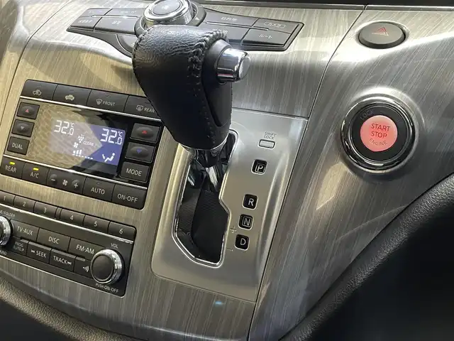 日産 エルグランド ライダー 黒本革シート 岩手県 2020(令2)年 8万km ブリリアントホワイトパール ４WD/両側パワースライドドア/レザーシート/アラウンドビューモニター/エマージェンシーブレーキ/インテリジェントクルーズコントロール/レーンアシスト/横滑り防止装置/アイドリングストップ/MTモード付AT/オートバックドア/リヤオートエアコン/パワーシート/シートヒーター/オットマン/ウォークスルー/純正ナビ/フルセグTV/ドライブレコーダー/ETC/LEDヘッドランプ/フォグランプ/純正18インチアルミホイール