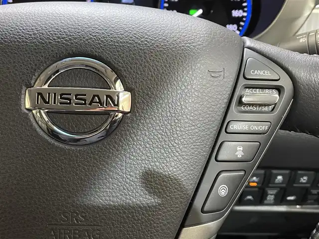 日産 エルグランド ライダー 黒本革シート 岩手県 2020(令2)年 8万km ブリリアントホワイトパール ４WD/両側パワースライドドア/レザーシート/アラウンドビューモニター/エマージェンシーブレーキ/インテリジェントクルーズコントロール/レーンアシスト/横滑り防止装置/アイドリングストップ/MTモード付AT/オートバックドア/リヤオートエアコン/パワーシート/シートヒーター/オットマン/ウォークスルー/純正ナビ/フルセグTV/ドライブレコーダー/ETC/LEDヘッドランプ/フォグランプ/純正18インチアルミホイール