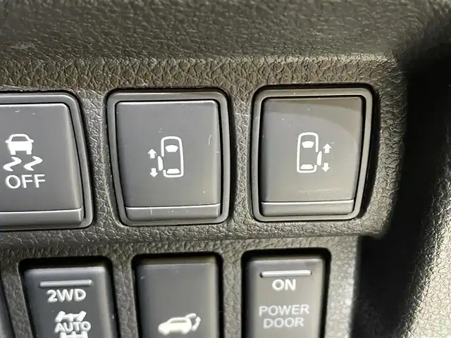 日産 エルグランド ライダー 黒本革シート 岩手県 2020(令2)年 8万km ブリリアントホワイトパール ４WD/両側パワースライドドア/レザーシート/アラウンドビューモニター/エマージェンシーブレーキ/インテリジェントクルーズコントロール/レーンアシスト/横滑り防止装置/アイドリングストップ/MTモード付AT/オートバックドア/リヤオートエアコン/パワーシート/シートヒーター/オットマン/ウォークスルー/純正ナビ/フルセグTV/ドライブレコーダー/ETC/LEDヘッドランプ/フォグランプ/純正18インチアルミホイール