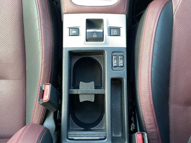 スバル レヴォーグ 1．6STIスポーツアイサイト 青森県 2017(平29)年 2.3万km クリスタルブラックシリカ ・純正SDナビ/・Bluetooth/フルセグ/・横滑り防止装置/・レーンキープアシスト/・衝突被害軽減システム/・レーダークルーズコントロール/・オートマチックハイビーム/・バック/サイドカメラ/・ドライブレコーダー/・LEDヘッドライト/・フォグランプ/・スマートキー/・プッシュスタート/・ハーフレザーシート/・シートヒータ/・D席パワーシート/・純正フロアマット/・電動格納ミラー/・純正AW18インチ