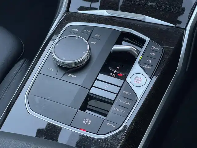 ＢＭＷ ３２０ｄ xDrive ツーリング Mスポーツ 山梨県 2023(令5)年 4.5万km 白 ワンオーナー/パノラマＳＲ　/黒革シート　/シートＨ　/純正ＨＤＤナビ　/３６０カメラ　/カーブドディスプレイ　/ＡｐｐｌｅＣａｒＰｌａｙ　/ＡｎｄｒｏｉｄＡｕｔｏ　/パワーバックドア　/フットオープナー　/純正１８ＡＷ