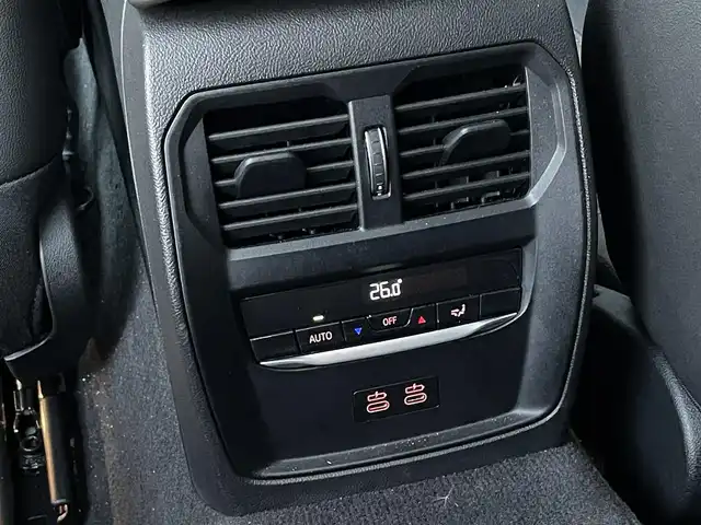 ＢＭＷ ３２０ｄ xDrive ツーリング Mスポーツ 山梨県 2023(令5)年 4.5万km 白 ワンオーナー/パノラマＳＲ　/黒革シート　/シートＨ　/純正ＨＤＤナビ　/３６０カメラ　/カーブドディスプレイ　/ＡｐｐｌｅＣａｒＰｌａｙ　/ＡｎｄｒｏｉｄＡｕｔｏ　/パワーバックドア　/フットオープナー　/純正１８ＡＷ