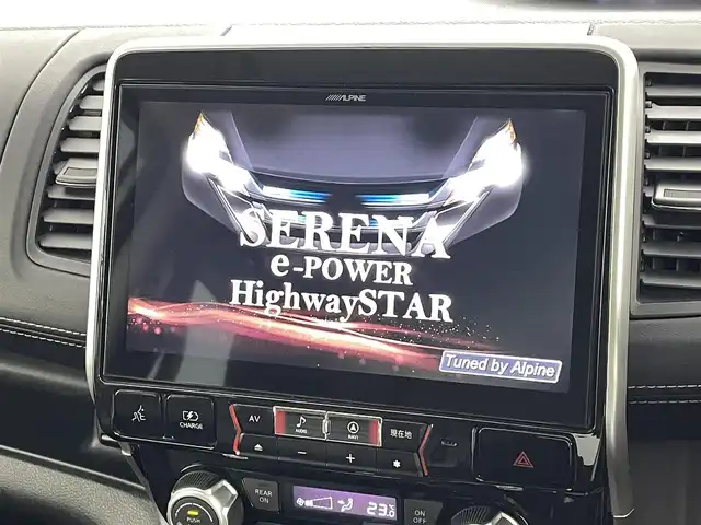 日産 セレナ e－パワー ハイウェイスター V 福島県 2018(平30)年 3.9万km ブリリアントホワイトパール 2トーン エマージェンシーブレーキ/・レーンキープアシスト/・ブラインドスポットモニター/・標識認識機能/・クリアランスソナー/・プロパイロット/ALPINEナビ/・型番:ZX11Z/・フルセグTV/Bluetooth/CD/DVD/AUX/・アラウンドビューモニター/・ETC/・ドライブレコーダー/両側パワースライドドア/・ハンズフリーオートスライドドア/インテリジェントパーキングアシスト/アイドリングストップ/革巻きステアリング/・ステアリングスイッチ/・チルトステアリング/プッシュスタート/・スマートキー/・スペアキー/LEDヘッドライト/・オートライト/・フォグライト/電動格納ミラー/純正フロアマット