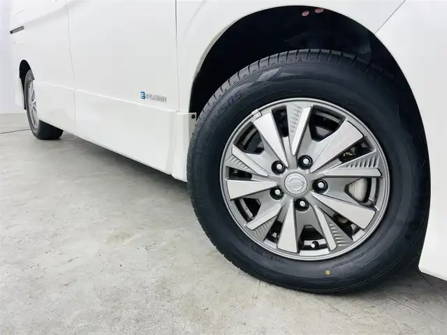 日産 セレナ e－パワー ハイウェイスター V 福島県 2018(平30)年 3.9万km ブリリアントホワイトパール 2トーン エマージェンシーブレーキ/・レーンキープアシスト/・ブラインドスポットモニター/・標識認識機能/・クリアランスソナー/・プロパイロット/ALPINEナビ/・型番:ZX11Z/・フルセグTV/Bluetooth/CD/DVD/AUX/・アラウンドビューモニター/・ETC/・ドライブレコーダー/両側パワースライドドア/・ハンズフリーオートスライドドア/インテリジェントパーキングアシスト/アイドリングストップ/革巻きステアリング/・ステアリングスイッチ/・チルトステアリング/プッシュスタート/・スマートキー/・スペアキー/LEDヘッドライト/・オートライト/・フォグライト/電動格納ミラー/純正フロアマット
