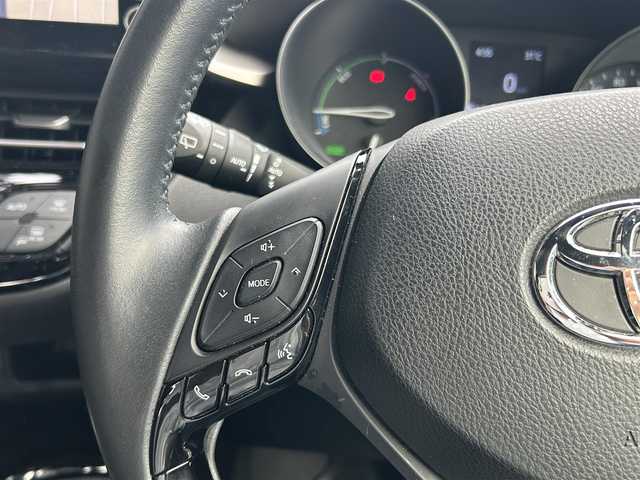 トヨタ Ｃ－ＨＲ G 高知県 2020(令2)年 8.2万km ブラック/ホワイトパールクリスタルシャイン 2トーン ワンオーナー/純正ナビ/【BT/フルセグTV】/バックカメラ/クルーズコントロール(追従走行有り)/衝突被害軽減ブレーキ(プリクラッシュセーフティ：PCS)/パーキングサポートブレーキ(後方衝突被害軽減ブレーキ：PKSB)/車線逸脱警報(レーンディバーチャーアラート：LTA)/車線逸脱制御/ブラインドスポットモニター(後側方車両検知警報：BSM)/横滑り防止/ハーフレザーシート/シートヒーター/コーナー、バックセンサー/ビルトインETC/前後ドライブレコーダー/ホールド機能/オートライト/オートハイビーム/純正LEDライト/スマートキー/プッシュスタート/スペアキー×1【スマートキー】/新車時整備手帳（保証書）/取扱説明書/記録簿有