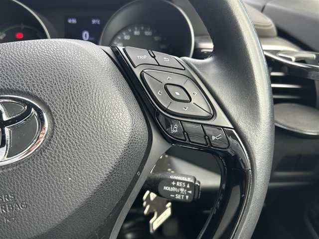 トヨタ Ｃ－ＨＲ G 高知県 2020(令2)年 8.2万km ブラック/ホワイトパールクリスタルシャイン 2トーン ワンオーナー/純正ナビ/【BT/フルセグTV】/バックカメラ/クルーズコントロール(追従走行有り)/衝突被害軽減ブレーキ(プリクラッシュセーフティ：PCS)/パーキングサポートブレーキ(後方衝突被害軽減ブレーキ：PKSB)/車線逸脱警報(レーンディバーチャーアラート：LTA)/車線逸脱制御/ブラインドスポットモニター(後側方車両検知警報：BSM)/横滑り防止/ハーフレザーシート/シートヒーター/コーナー、バックセンサー/ビルトインETC/前後ドライブレコーダー/ホールド機能/オートライト/オートハイビーム/純正LEDライト/スマートキー/プッシュスタート/スペアキー×1【スマートキー】/新車時整備手帳（保証書）/取扱説明書/記録簿有