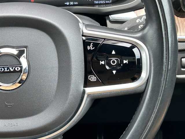 ボルボ ＸＣ６０ B5 AWD インスクリプション 福岡県 2021(令3)年 2.4万km ブライトシルバーM 純正HDDナビ/(BT/USB/フルセグ/Applecarplay/AndroidAuto)/360度カメラ/ACC/サンルーフ/レザシート（ベージュ）/シートメモリ（前席）/パワーシート（全席）/ベンチレーション（前席）/harman/kardon/パークアシストパイロット/ヘッドアップディスプレイ/ブラインドスポットモニター/パイロットアシスト/オートライト/フル・アクティブ・ハイビーム/ワイヤレスチャージング/電動リヤゲート/純正19インチAW/純正ドラレコ前方/純正フロアマット