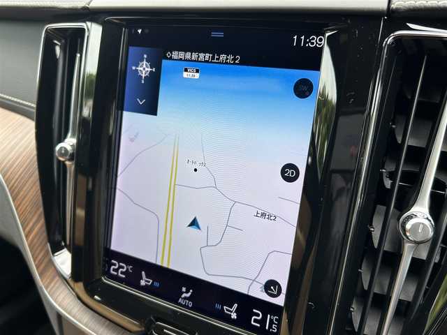ボルボ ＸＣ６０ B5 AWD インスクリプション 福岡県 2021(令3)年 2.4万km ブライトシルバーM 純正HDDナビ/(BT/USB/フルセグ/Applecarplay/AndroidAuto)/360度カメラ/ACC/サンルーフ/レザシート（ベージュ）/シートメモリ（前席）/パワーシート（全席）/ベンチレーション（前席）/harman/kardon/パークアシストパイロット/ヘッドアップディスプレイ/ブラインドスポットモニター/パイロットアシスト/オートライト/フル・アクティブ・ハイビーム/ワイヤレスチャージング/電動リヤゲート/純正19インチAW/純正ドラレコ前方/純正フロアマット