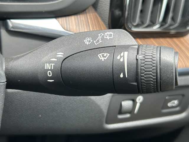 ボルボ ＸＣ６０ B5 AWD インスクリプション 福岡県 2021(令3)年 2.4万km ブライトシルバーM 純正HDDナビ/(BT/USB/フルセグ/Applecarplay/AndroidAuto)/360度カメラ/ACC/サンルーフ/レザシート（ベージュ）/シートメモリ（前席）/パワーシート（全席）/ベンチレーション（前席）/harman/kardon/パークアシストパイロット/ヘッドアップディスプレイ/ブラインドスポットモニター/パイロットアシスト/オートライト/フル・アクティブ・ハイビーム/ワイヤレスチャージング/電動リヤゲート/純正19インチAW/純正ドラレコ前方/純正フロアマット