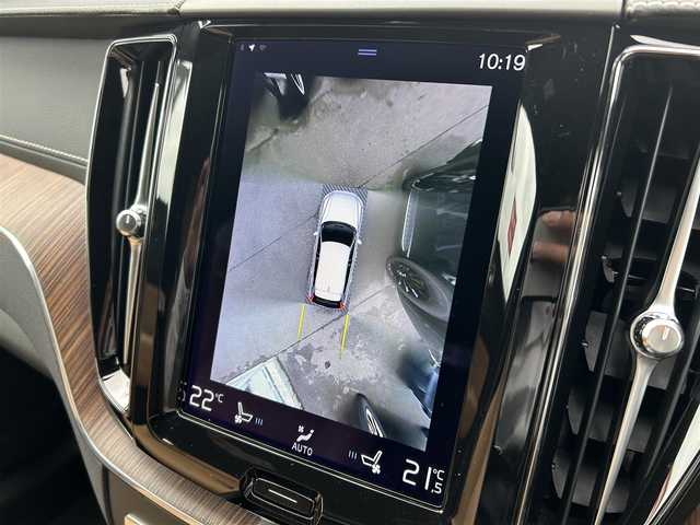 ボルボ ＸＣ６０ B5 AWD インスクリプション 福岡県 2021(令3)年 2.4万km ブライトシルバーM 純正HDDナビ/(BT/USB/フルセグ/Applecarplay/AndroidAuto)/360度カメラ/ACC/サンルーフ/レザシート（ベージュ）/シートメモリ（前席）/パワーシート（全席）/ベンチレーション（前席）/harman/kardon/パークアシストパイロット/ヘッドアップディスプレイ/ブラインドスポットモニター/パイロットアシスト/オートライト/フル・アクティブ・ハイビーム/ワイヤレスチャージング/電動リヤゲート/純正19インチAW/純正ドラレコ前方/純正フロアマット