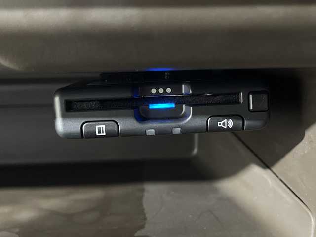 ホンダ Ｎ ＢＯＸ G 神奈川県 2023(令5)年 0.9万km クリスタルブラックパール 7型メモリナビ/フルセグ　CD　DVD　AM　FM SD　USB　Bluetooth/バックカメラ/両側スライドドア/ホンダセンシング/衝突軽減ブレーキ/アダプティブクルーズコントロール/レーンキープアシストシステム/標識認識機能/先行車発進お知らせ機能/路外逸脱抑制システム/電動パーキングブレーキ/ブレーキホールド/リアパーキングセンサー/ステアリングスイッチ/スマートキー/スペアキー/プッシュスタート/前後社外ドラレコ/ETC/LEDヘッドライト/オートライト/オートハイビーム/オートライト/電動格納ミラー