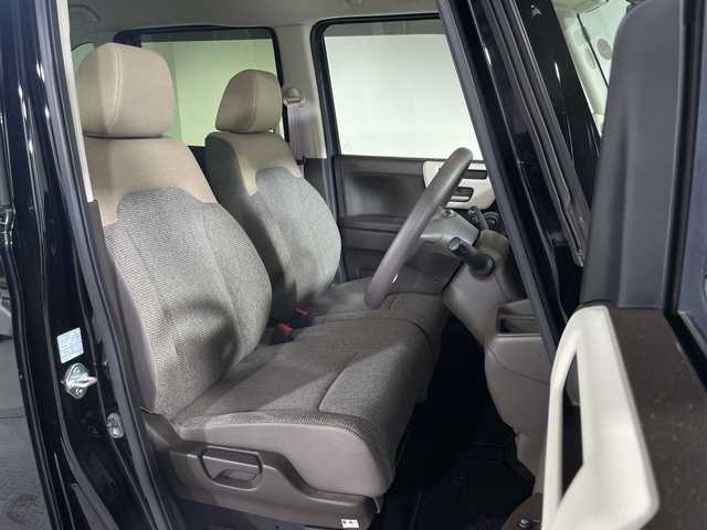 ホンダ Ｎ ＢＯＸ G 神奈川県 2023(令5)年 0.9万km クリスタルブラックパール 7型メモリナビ/フルセグ　CD　DVD　AM　FM SD　USB　Bluetooth/バックカメラ/両側スライドドア/ホンダセンシング/衝突軽減ブレーキ/アダプティブクルーズコントロール/レーンキープアシストシステム/標識認識機能/先行車発進お知らせ機能/路外逸脱抑制システム/電動パーキングブレーキ/ブレーキホールド/リアパーキングセンサー/ステアリングスイッチ/スマートキー/スペアキー/プッシュスタート/前後社外ドラレコ/ETC/LEDヘッドライト/オートライト/オートハイビーム/オートライト/電動格納ミラー