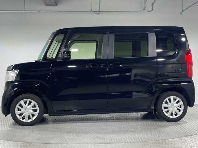 ホンダ Ｎ ＢＯＸ G 神奈川県 2023(令5)年 0.9万km クリスタルブラックパール 7型メモリナビ/フルセグ　CD　DVD　AM　FM SD　USB　Bluetooth/バックカメラ/両側スライドドア/ホンダセンシング/衝突軽減ブレーキ/アダプティブクルーズコントロール/レーンキープアシストシステム/標識認識機能/先行車発進お知らせ機能/路外逸脱抑制システム/電動パーキングブレーキ/ブレーキホールド/リアパーキングセンサー/ステアリングスイッチ/スマートキー/スペアキー/プッシュスタート/前後社外ドラレコ/ETC/LEDヘッドライト/オートライト/オートハイビーム/オートライト/電動格納ミラー