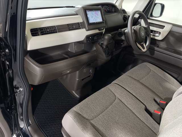 ホンダ Ｎ ＢＯＸ G 神奈川県 2023(令5)年 0.9万km クリスタルブラックパール 7型メモリナビ/フルセグ　CD　DVD　AM　FM SD　USB　Bluetooth/バックカメラ/両側スライドドア/ホンダセンシング/衝突軽減ブレーキ/アダプティブクルーズコントロール/レーンキープアシストシステム/標識認識機能/先行車発進お知らせ機能/路外逸脱抑制システム/電動パーキングブレーキ/ブレーキホールド/リアパーキングセンサー/ステアリングスイッチ/スマートキー/スペアキー/プッシュスタート/前後社外ドラレコ/ETC/LEDヘッドライト/オートライト/オートハイビーム/オートライト/電動格納ミラー