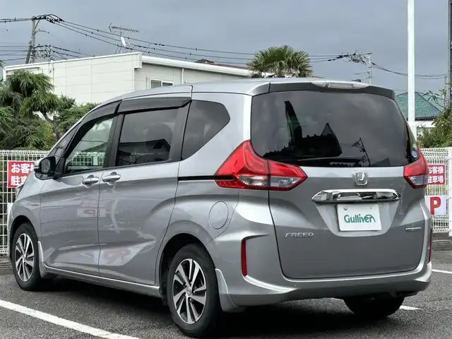 ホンダ フリード ハイブリット G ホンダセンシング 静岡県 2017(平29)年 9.6万km ルナシルバーM ワンオーナー/純正ナビ（FM/AM/CD/DVD/BT/AUX/USB/HDMI/フルセグTV）/ドライブレコーダー/ビルトインETC/パーキングアシスト/バックカメラ（マルチテレイン有り）/両側パワースライドドア/クルーズコントロール（追従走行有り）/コーナーセンサー