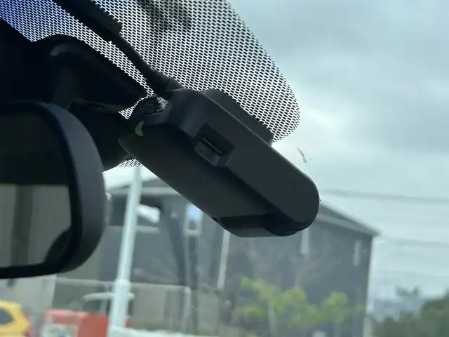 ホンダ フリード ハイブリット G ホンダセンシング 静岡県 2017(平29)年 9.6万km ルナシルバーM ワンオーナー/純正ナビ（FM/AM/CD/DVD/BT/AUX/USB/HDMI/フルセグTV）/ドライブレコーダー/ビルトインETC/パーキングアシスト/バックカメラ（マルチテレイン有り）/両側パワースライドドア/クルーズコントロール（追従走行有り）/コーナーセンサー