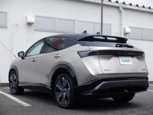 日産 アリア B9 e－4ORCE リミテッド 静岡県 2023(令5)年 3.8万km ゴールドⅡ  ワンオーナー(保証書あり）/ 4WD/ プロパイロット/ リモートパーキング用インテリジェントキーあり/ シーケンシャルウインカーミラー/ 純正ナビ/ インテリジェントアラウンドビューモニター/ インテリジェントルームミラー/ パノラミックガラスルーフ/ シートヒーター付きレザーシート/ 前席パワーシート/ ビルトインETC2.0/ パワーバックドア/ 純正ドライブレコーダー/ 純正20インチアルミ/ 純正フロアマット