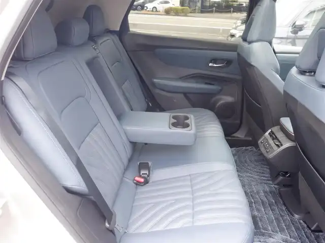 日産 アリア B9 e－4ORCE リミテッド 静岡県 2023(令5)年 3.8万km ゴールドⅡ  ワンオーナー(保証書あり）/ 4WD/ プロパイロット/ リモートパーキング用インテリジェントキーあり/ シーケンシャルウインカーミラー/ 純正ナビ/ インテリジェントアラウンドビューモニター/ インテリジェントルームミラー/ パノラミックガラスルーフ/ シートヒーター付きレザーシート/ 前席パワーシート/ ビルトインETC2.0/ パワーバックドア/ 純正ドライブレコーダー/ 純正20インチアルミ/ 純正フロアマット