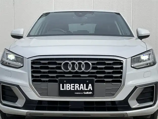 アウディ Ｑ２ 3.5TFSI シリンダーオンデマンドスポーツ 東京都 2019(令1)年 2.7万km グレイシアホワイトメタリック ヴァーチャルコクピット/MMIナビ/バックカメラ/シートヒーター/ACC/12セグTV/Bluetooth/USB/オートホールド/アドバンスドキー/前後ドラレコ/Audiドライブセレクト/Audiプレセンス/サイドアシスト/レーンキープアシスト/パワーバックドア/前後パーキングエイド/レインセンサー