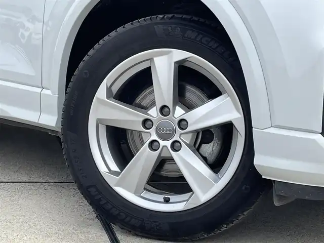 アウディ Ｑ２ 3.5TFSI シリンダーオンデマンドスポーツ 東京都 2019(令1)年 2.7万km グレイシアホワイトメタリック ヴァーチャルコクピット/MMIナビ/バックカメラ/シートヒーター/ACC/12セグTV/Bluetooth/USB/オートホールド/アドバンスドキー/前後ドラレコ/Audiドライブセレクト/Audiプレセンス/サイドアシスト/レーンキープアシスト/パワーバックドア/前後パーキングエイド/レインセンサー